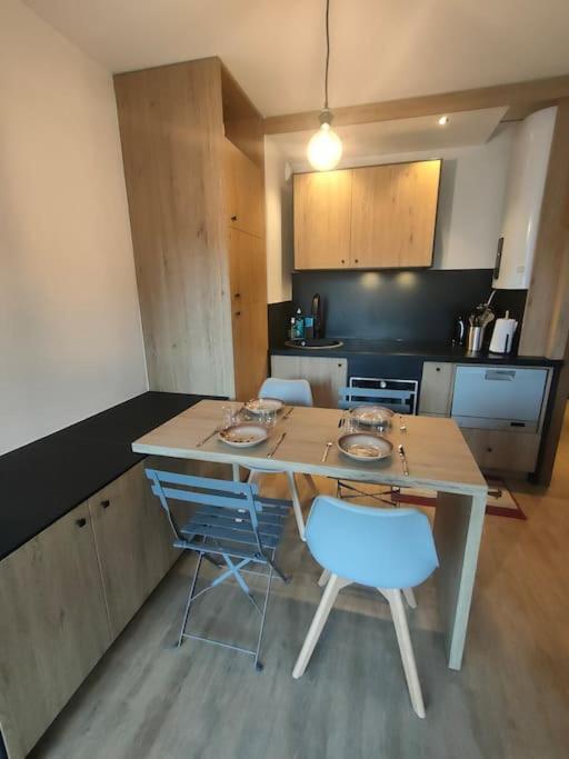Magnifique 3 Etoiles En Hyper Centre Avec Place Privee Appartement Aix-les-Bains